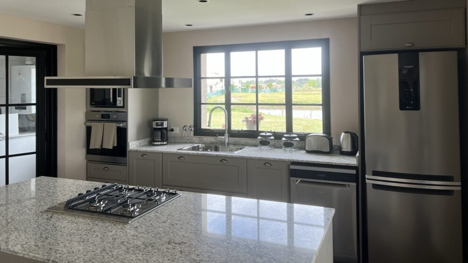 A5508A9B-9F4A-420B-BE2F-E9D9B524D2DE_1_105_c